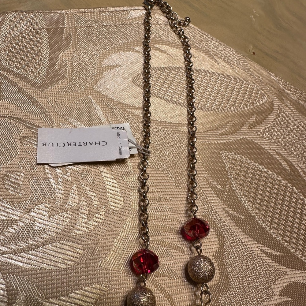 Elegant Red and Gold Beaded Necklace - Picture 2 of 5